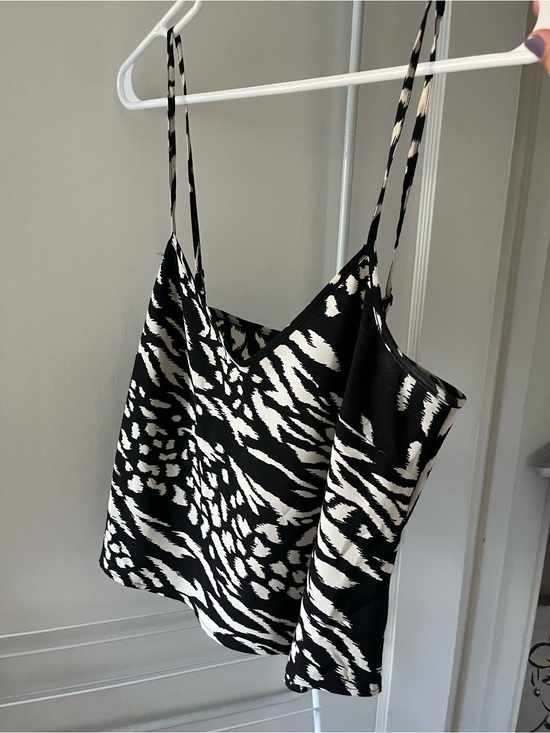 Piper & Shaw Tops - Silk - Black and White Animal Print Piper& Shaw Cami Top